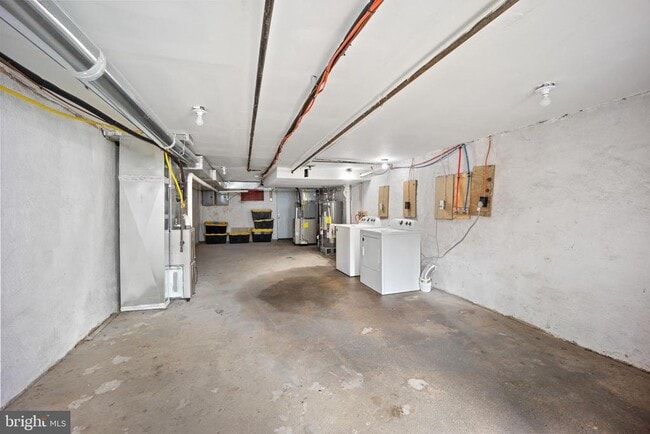 Building Photo - 5324 N Marvine St