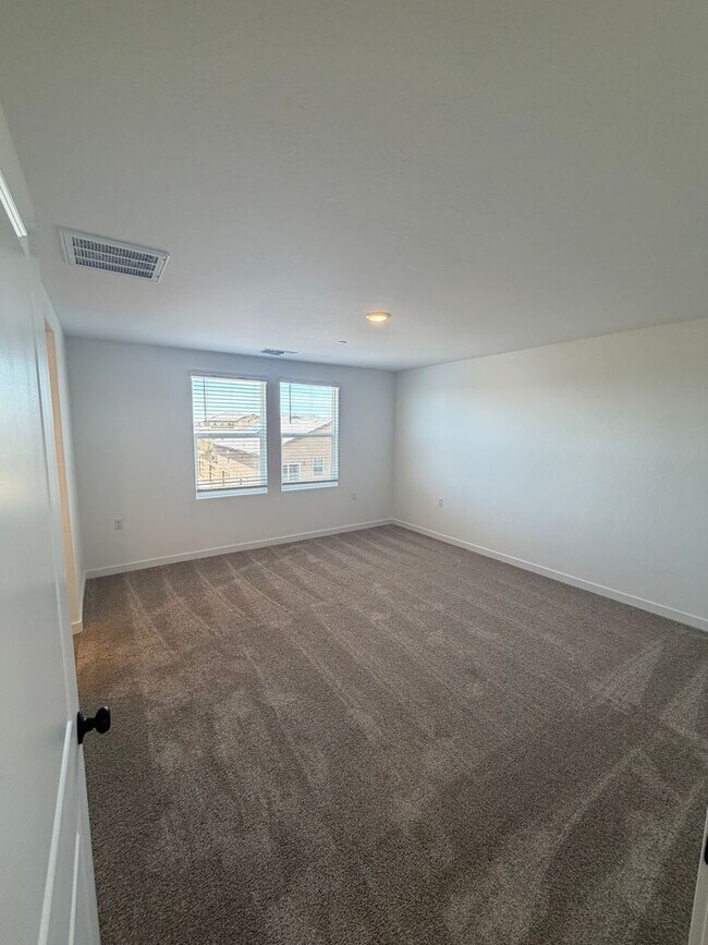 Building Photo - 4774 Jema Wy