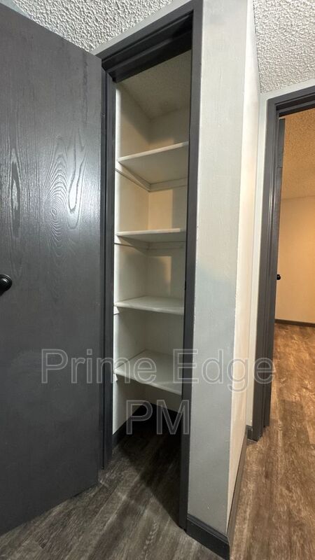 Building Photo - 4521 Madison Ave