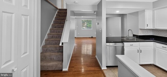 Building Photo - 3591 Laurel View Ct