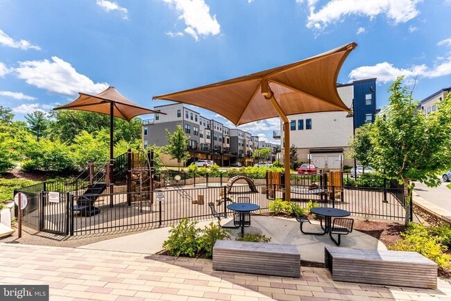 Building Photo - 1668 Bandit Loop