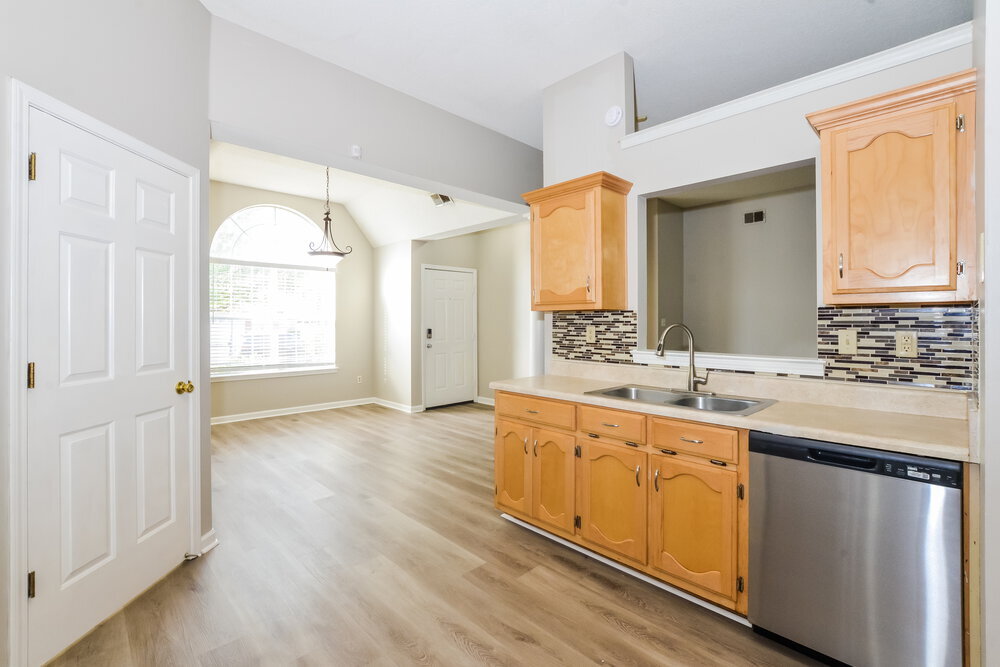 Building Photo - 8180 Cross Point Dr