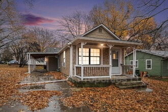 Building Photo - 618 N 11th St