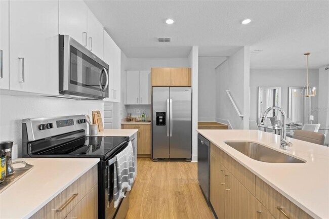 Building Photo - 8058 Island Cove Terrace