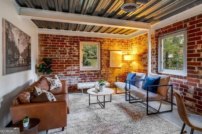 Building Photo - 15 Burbank Dr NW