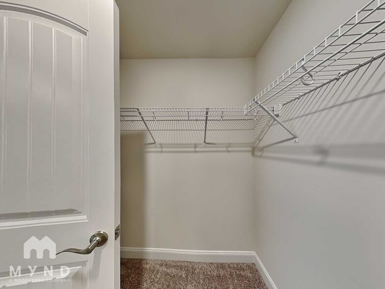 Building Photo - 6921 Woodland Stream Pl