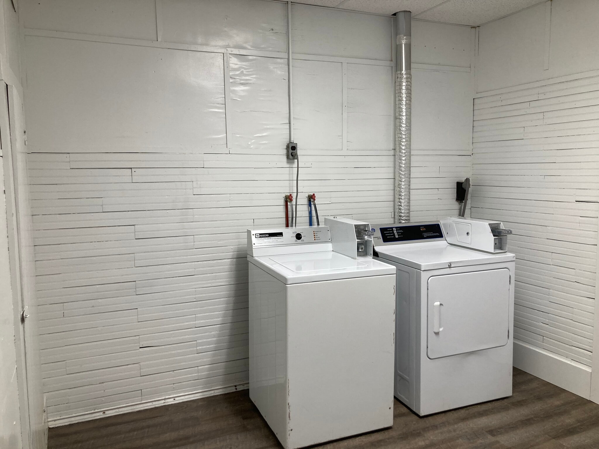 Shared Coin-op Laundry In Building - 239 2nd Ave NE