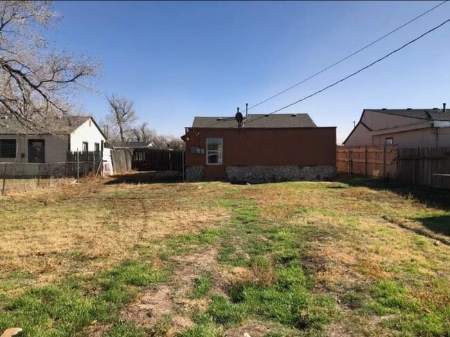 Building Photo - 1405 N Seminole St