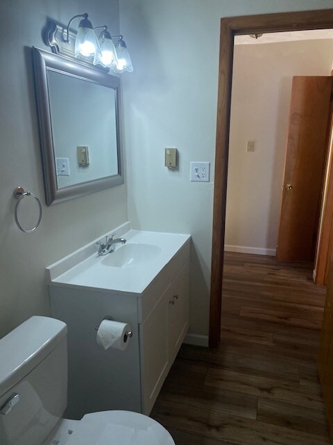 Building Photo - 2910 Fernwood Ave