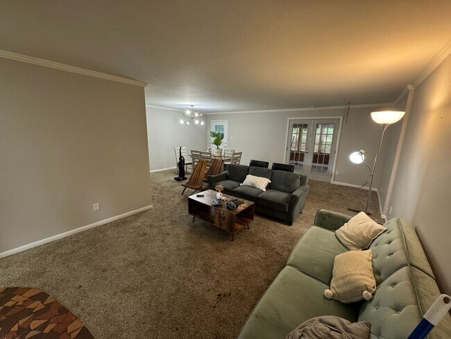 Building Photo - Cozy Freshly Updated 4BR/2BA on Green Acres- Available Now!!!