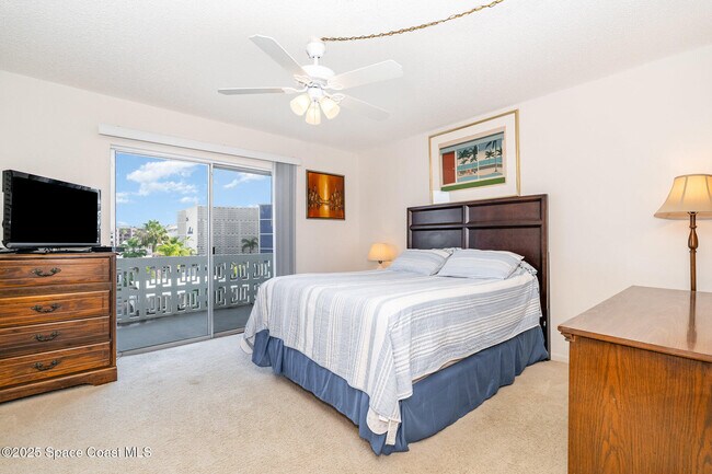 Building Photo - 4800 Ocean Beach Blvd