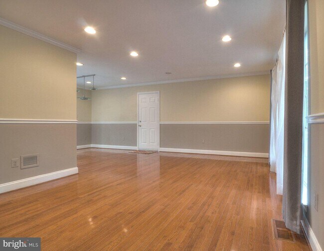 Building Photo - 2405 Earlsgate Ct