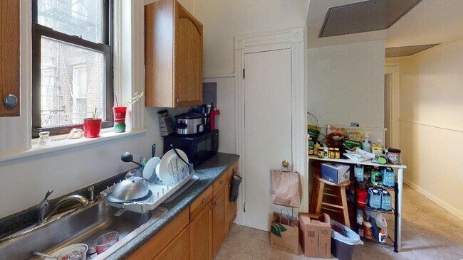 Building Photo - 1116 Hudson St