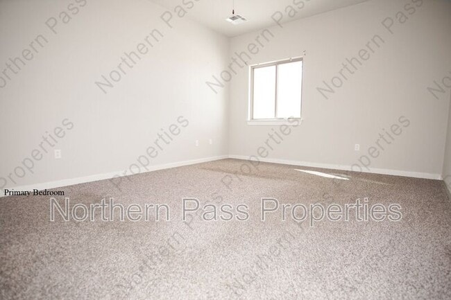 Building Photo - 10161 Red Vly