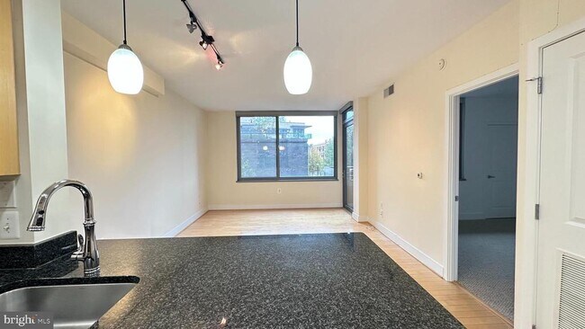 Building Photo - 2001 15th St N