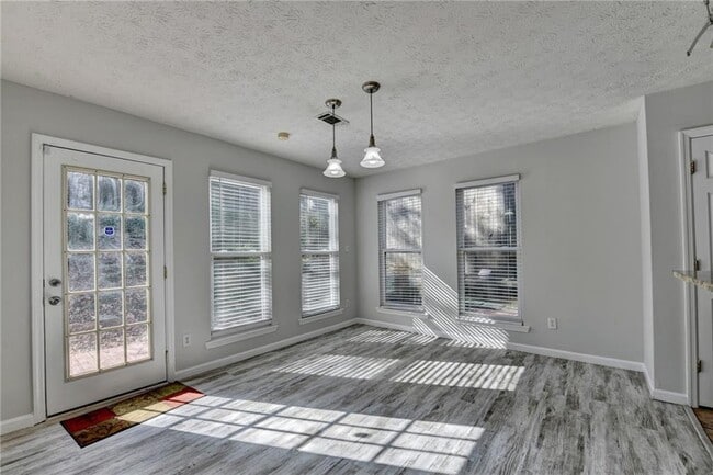 Building Photo - 1112 Ashbury Dr