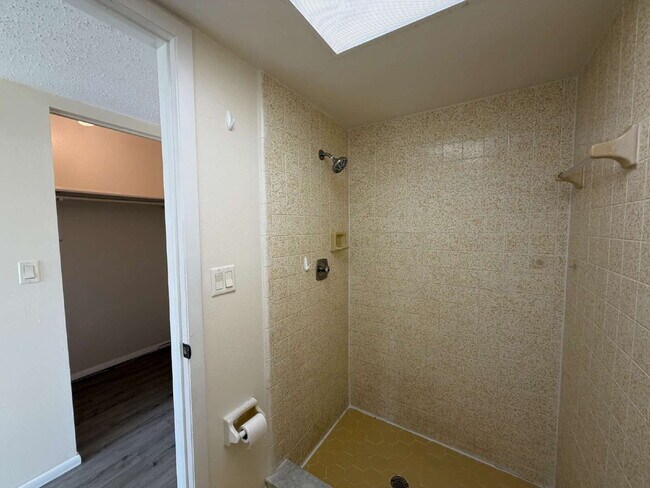 Building Photo - 2-bedroom, 2-bathroom residence located in Punta Gorda Isles