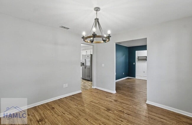 Building Photo - 404 Clairemore Cir