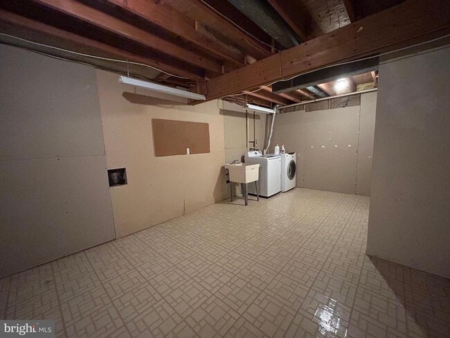 Building Photo - 12656 Magna Carta Rd