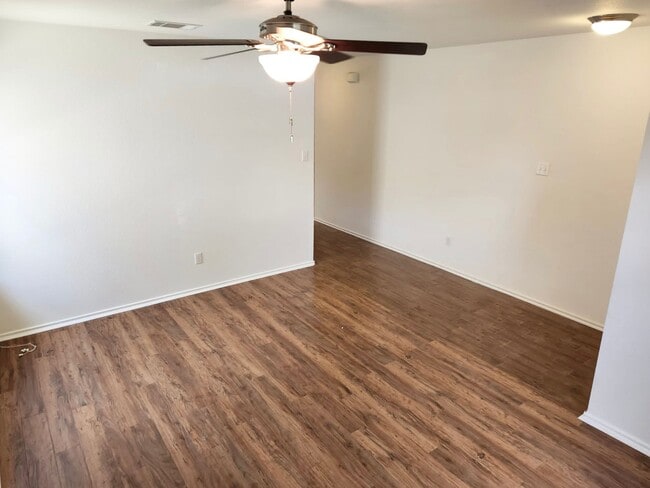 Building Photo - 212 Holman Path