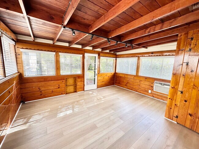 Building Photo - 2544 N Keystone St