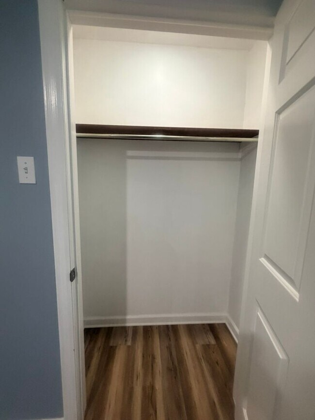 Building Photo - Spacious Maryville City Rental with Finished Basement & Lawn Care Included!