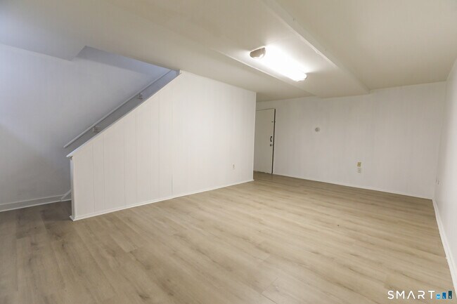 Building Photo - 1 Camelot Dr