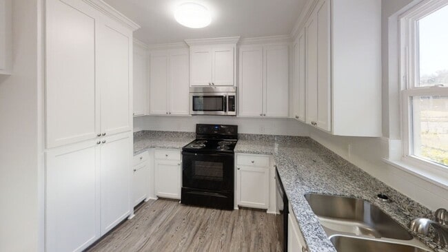 Building Photo - 5313 Chennault Rd