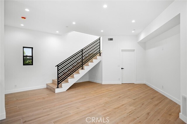 Building Photo - 9601 N Clybourn Ave