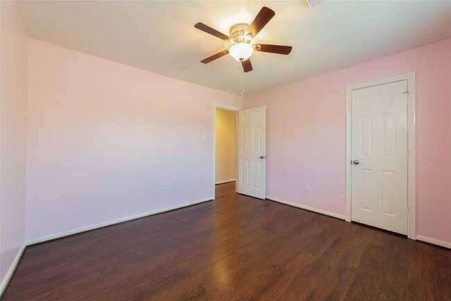 Building Photo - 1727 Park Forest Dr