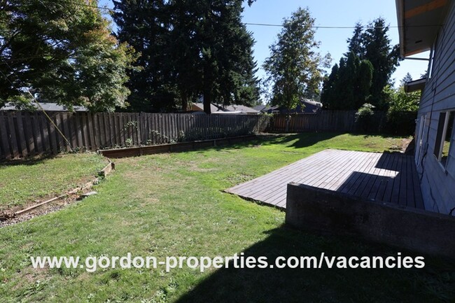 Building Photo - NE 164th Ave - Gresham 4 bedroom home with...