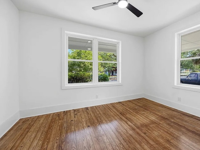 Building Photo - 721 W 47th St