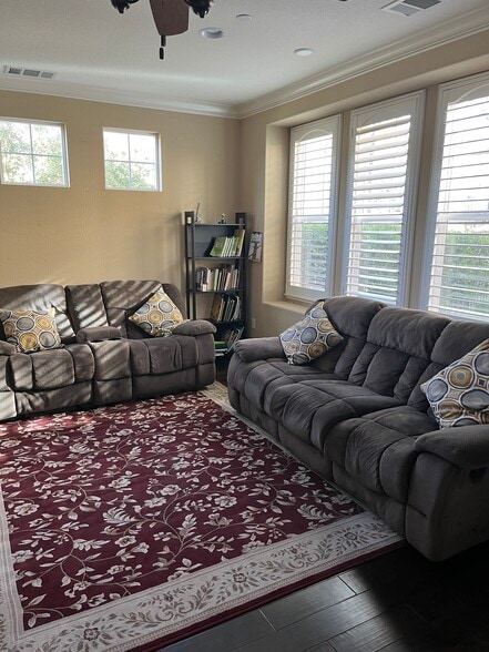 Hall Side - 590 Selby Ln