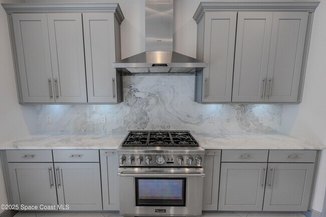 Building Photo - 2453 Rodina Dr