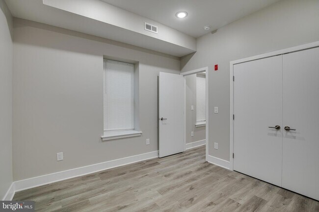 Building Photo - 2017 N College Ave