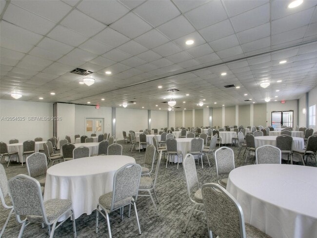 Building Photo - 16571 Blatt Blvd