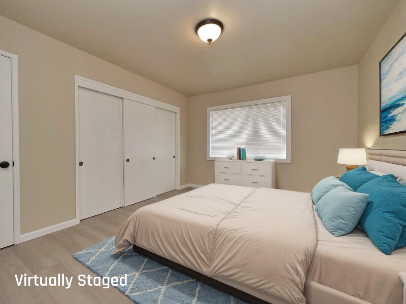 Building Photo - 308 6th St