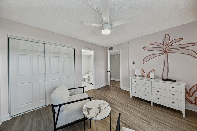 Building Photo - 4 Royal Palm Way