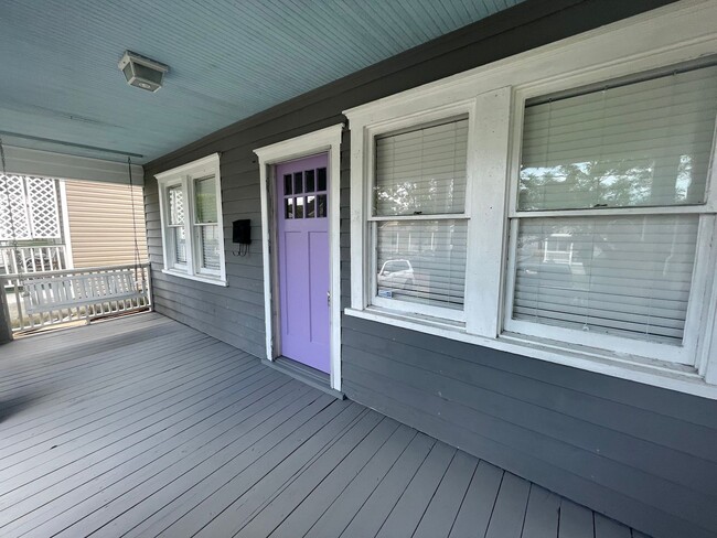 Building Photo - Historic Downtown Wilmington Cottage