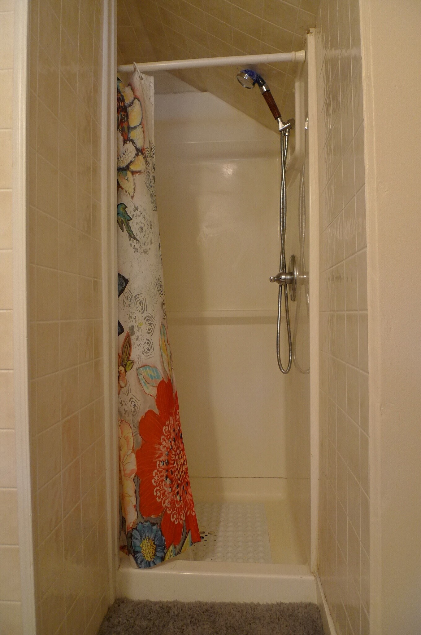 shower - 1418 Coler Rd