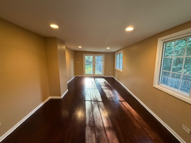 Building Photo - 9503 Greenwood Dr