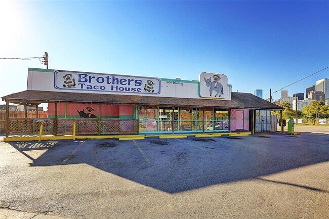 Building Photo - 143 Eastwood St