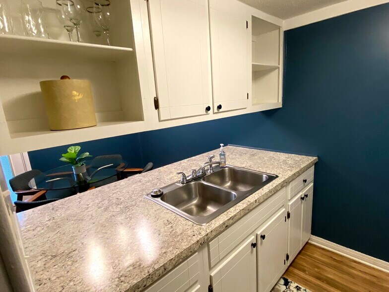 Building Photo - 601 Dave Creek Pky