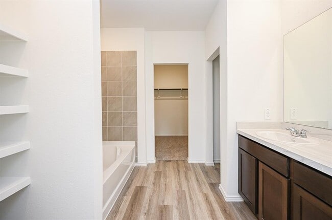 Building Photo - 16822 Paintbrush Holw Ln