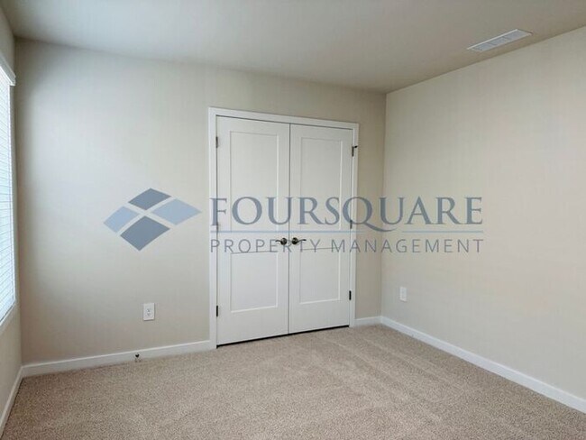 Building Photo - Modern 4-Bed / 2.5-Bath Single-Family Home with Loft, Gas Fireplace & 2-Car Garage – Near Downtow...