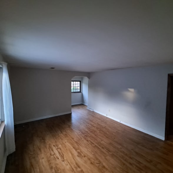 Primary Photo - 5141 Sumter Ave