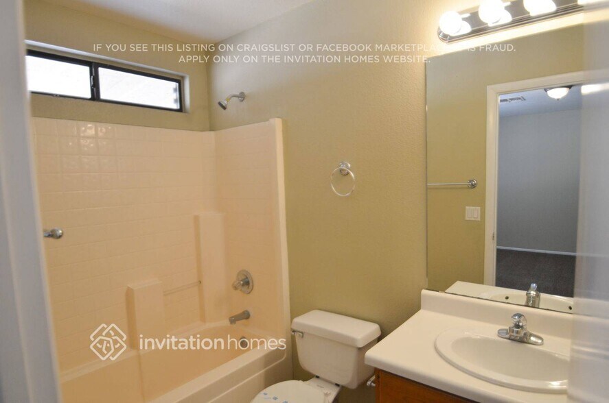 Building Photo - 8522 W Highland Ave