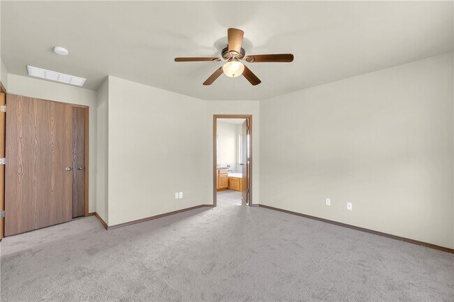 Building Photo - 2970 W Old Farmington Rd