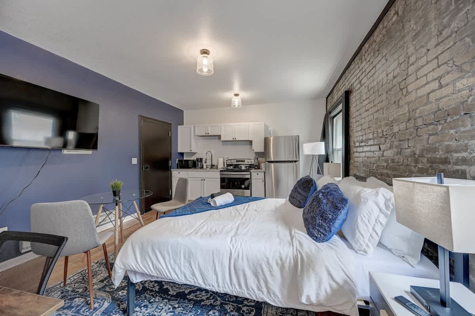 Building Photo - 1925 N Prospect Ave