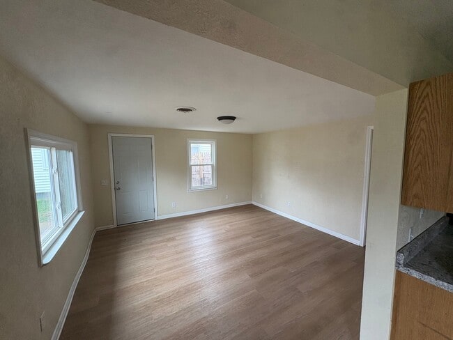 Building Photo - 1421 Howard Ct